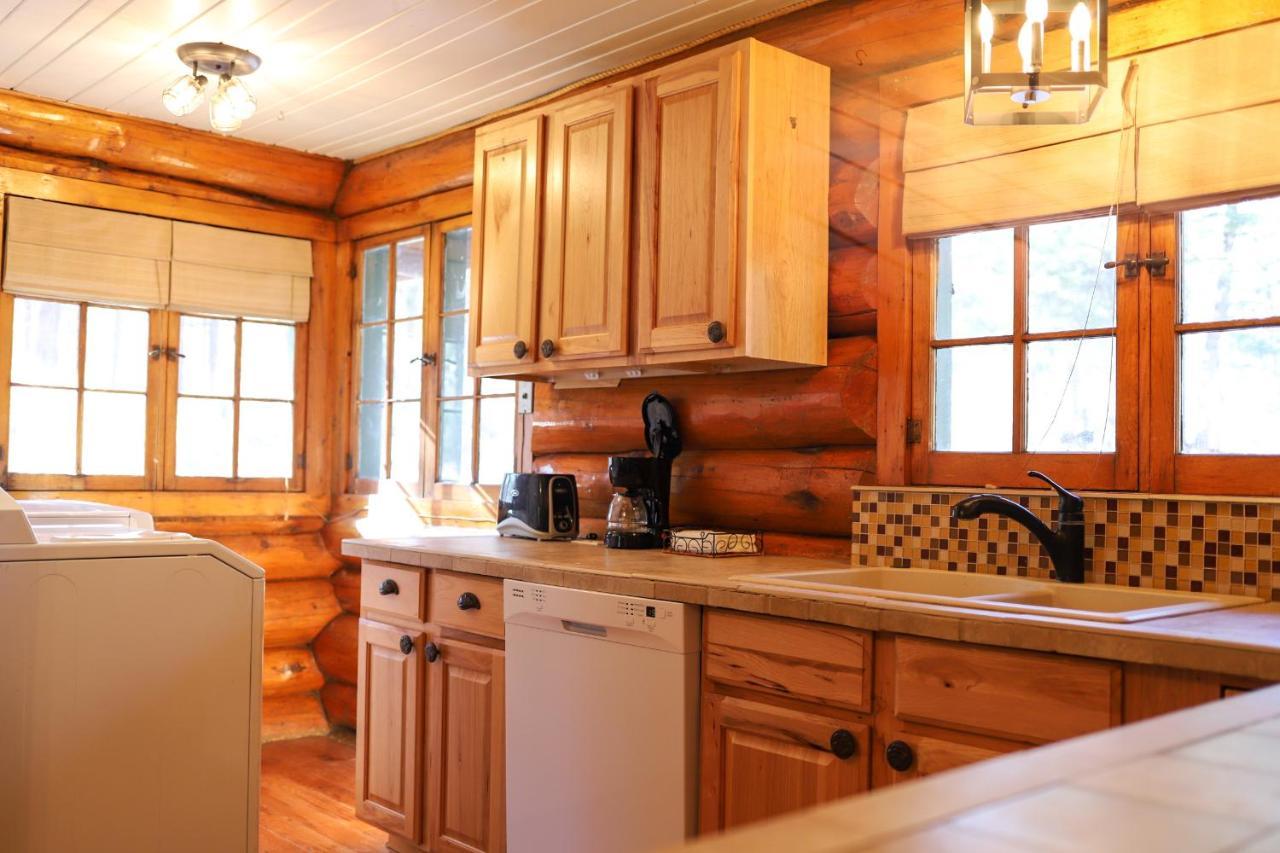 Historic Log Cabin #14 At Horse Creek Resort Rapid Stadt Exterior foto